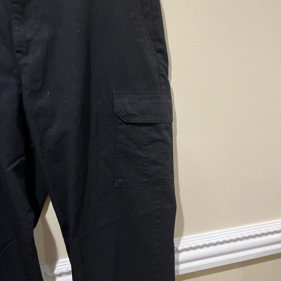 Men’s Black Cargo Pants - Picture 3 of 3